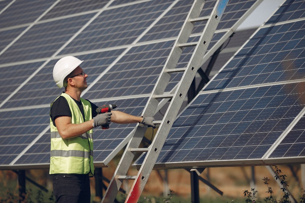 How System Upgrades Can Revive Old Solar Plants for Higher Energy & Longer Life