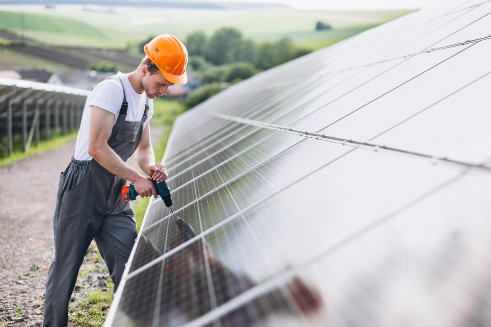 The Hidden Power of Maintenance: How Regular Solar Check-Ups Boost Efficiency & ROI