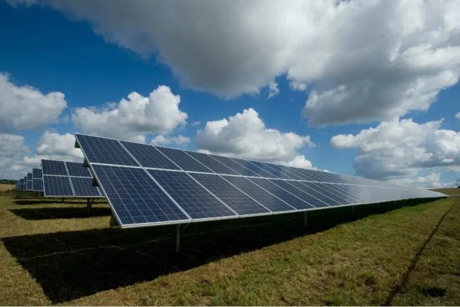 5 Warning Signs Your Solar Plant Needs a Professional Check-Up